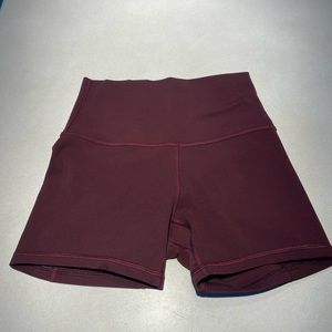 COPY - Lululemon train shorts (high rise)